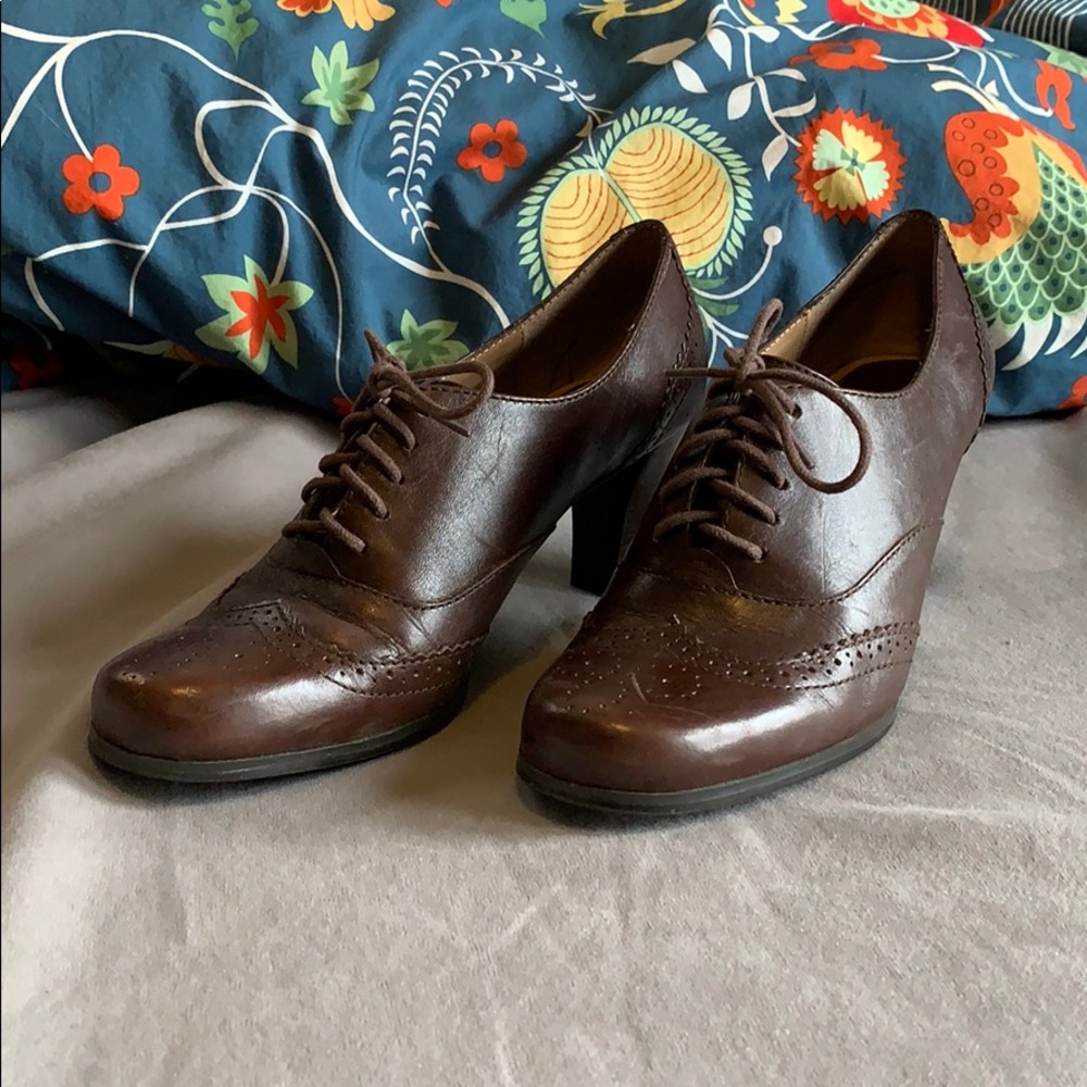 Naturalizer Oxford lace up with heel